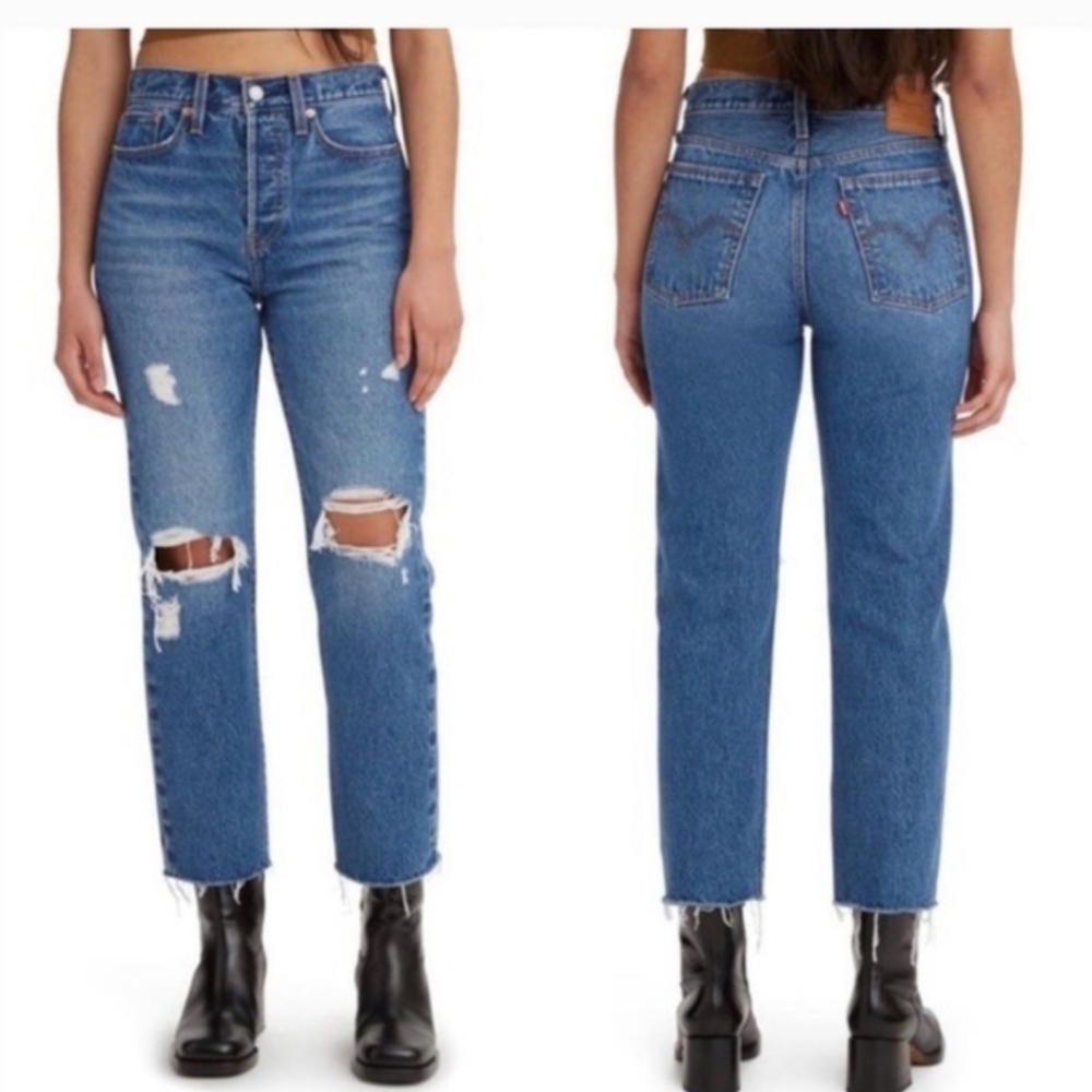 Levis Wedgie Straight Distress Jeans. Size 26